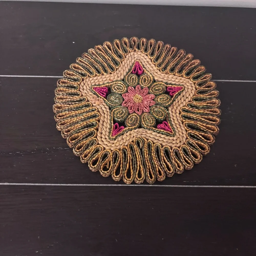 Vintage MCM Woven Straw Trivets Retro Set of 2 Star Floral‎ Boho 7.5